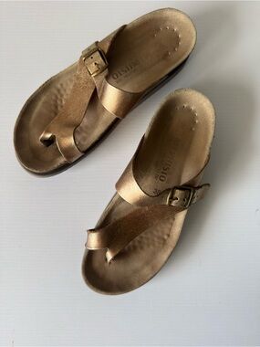 Mephisto Helen Women’s Leather Sandals – Metallic Bronze/Gold – EU 38